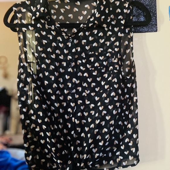 Sheer Sleeveless Shirt with front tie! - Picture 2 of 6